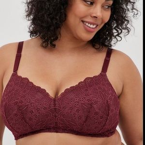 Torrid Curve Wire Free Lightly slimed Everyday Bra in Red Lace size 38D